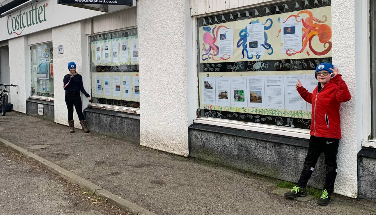 👏💙**New window displays at Costcutters!!**💙👏